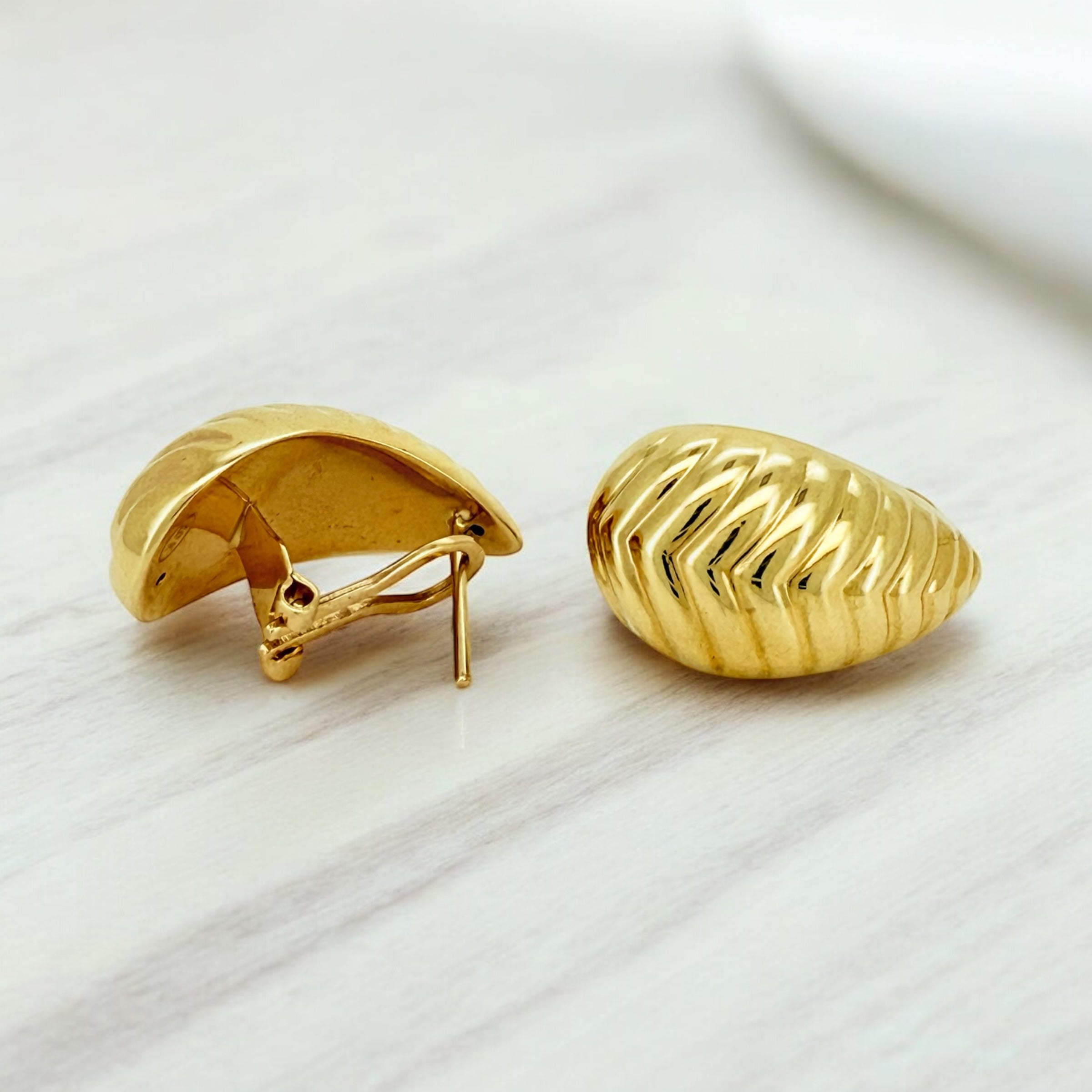 Earrings Omega 10k Hollow Weight 3.3gm