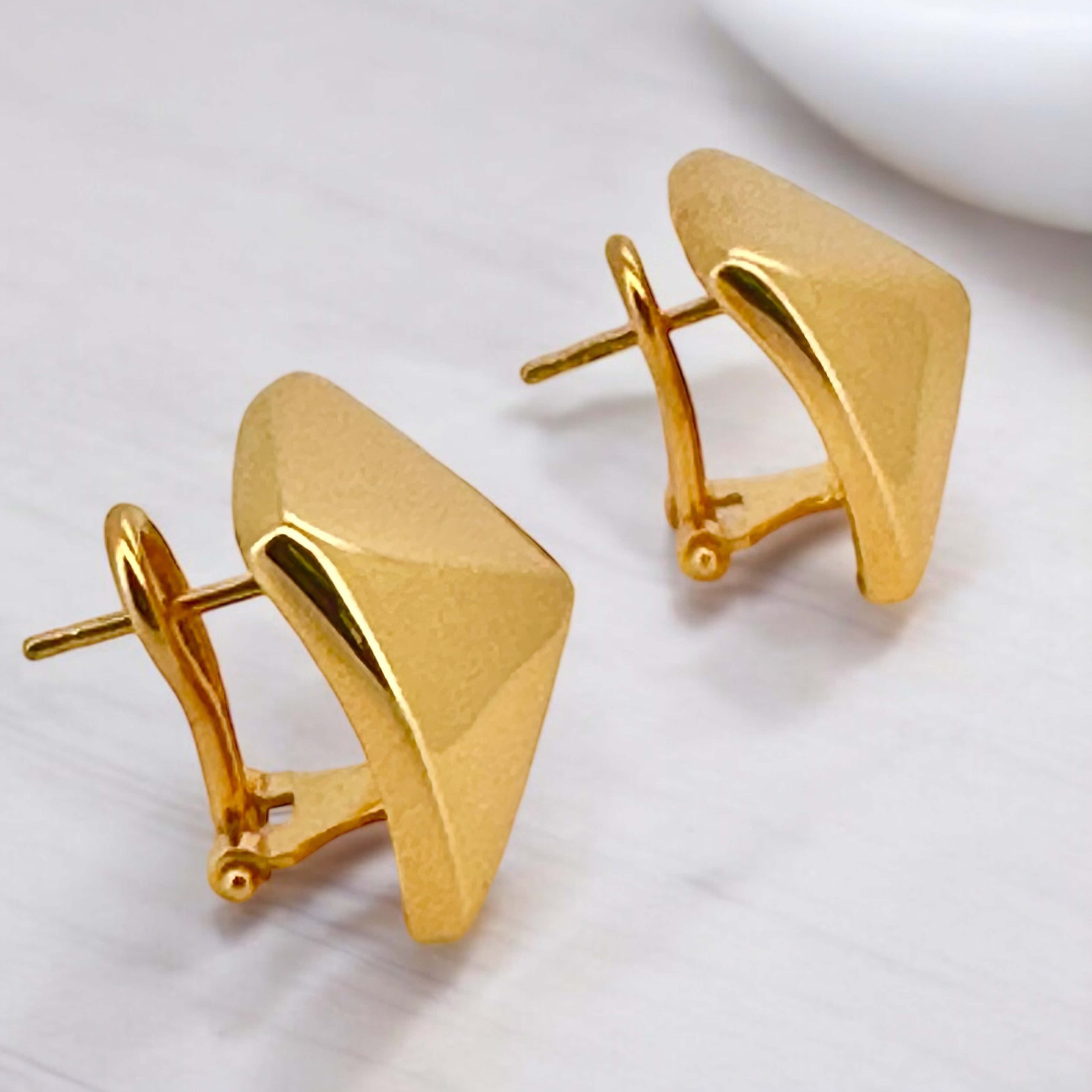 Earrings Omega 14 KT Hollow Weight 5.4gm