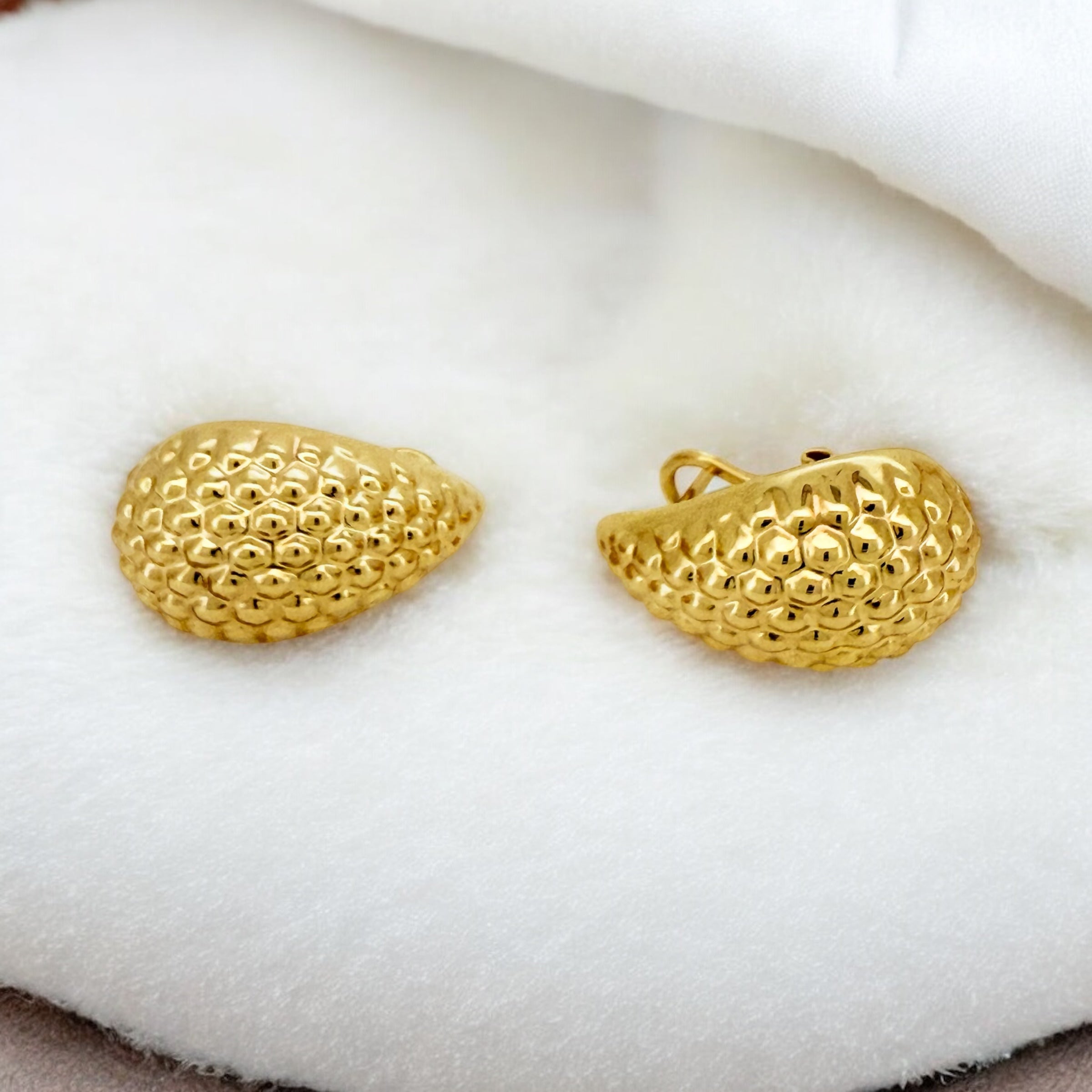 Earrings Omega 10k Hollow Weight 3.5gm