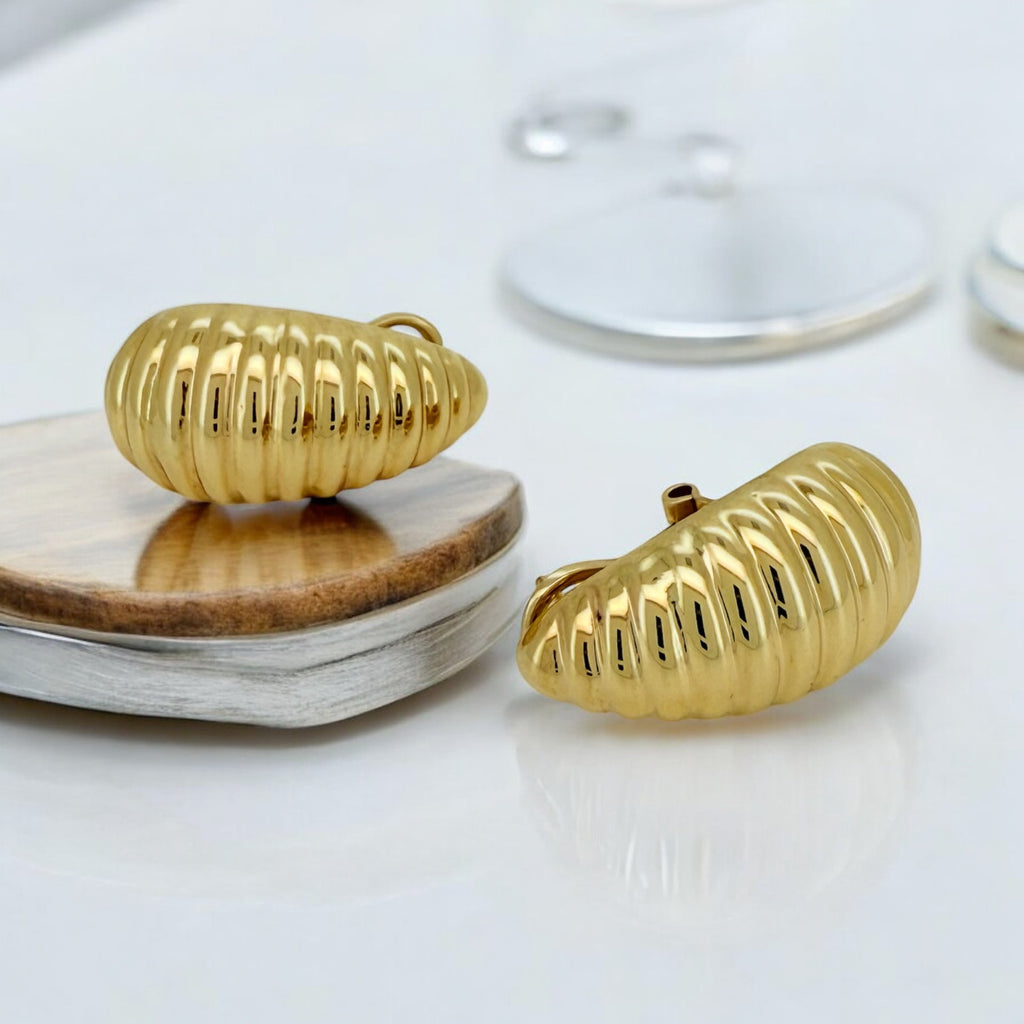 Earrings Omega 10k Hollow Weight 3.4gm