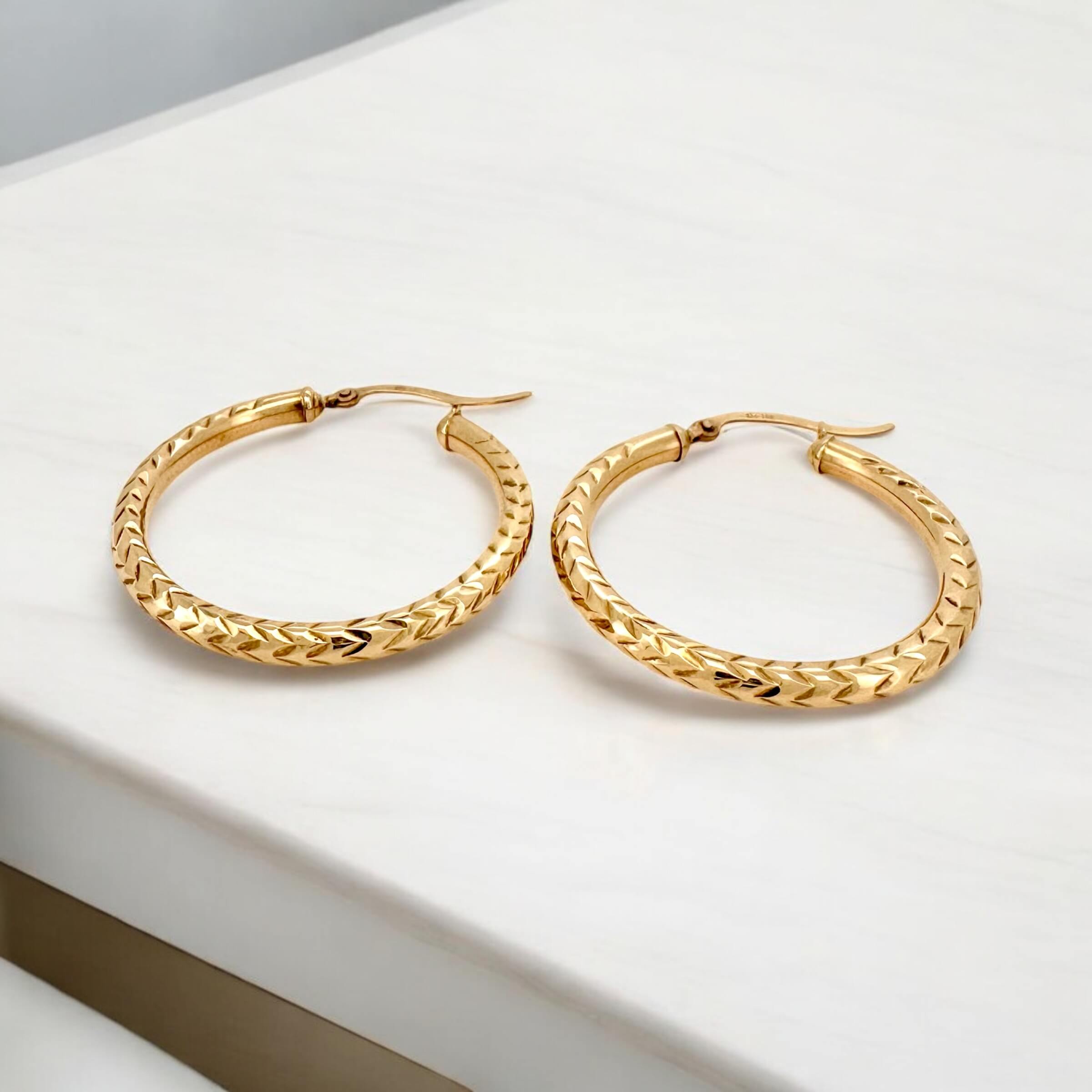 Earrings 10k Weight 2.2gm