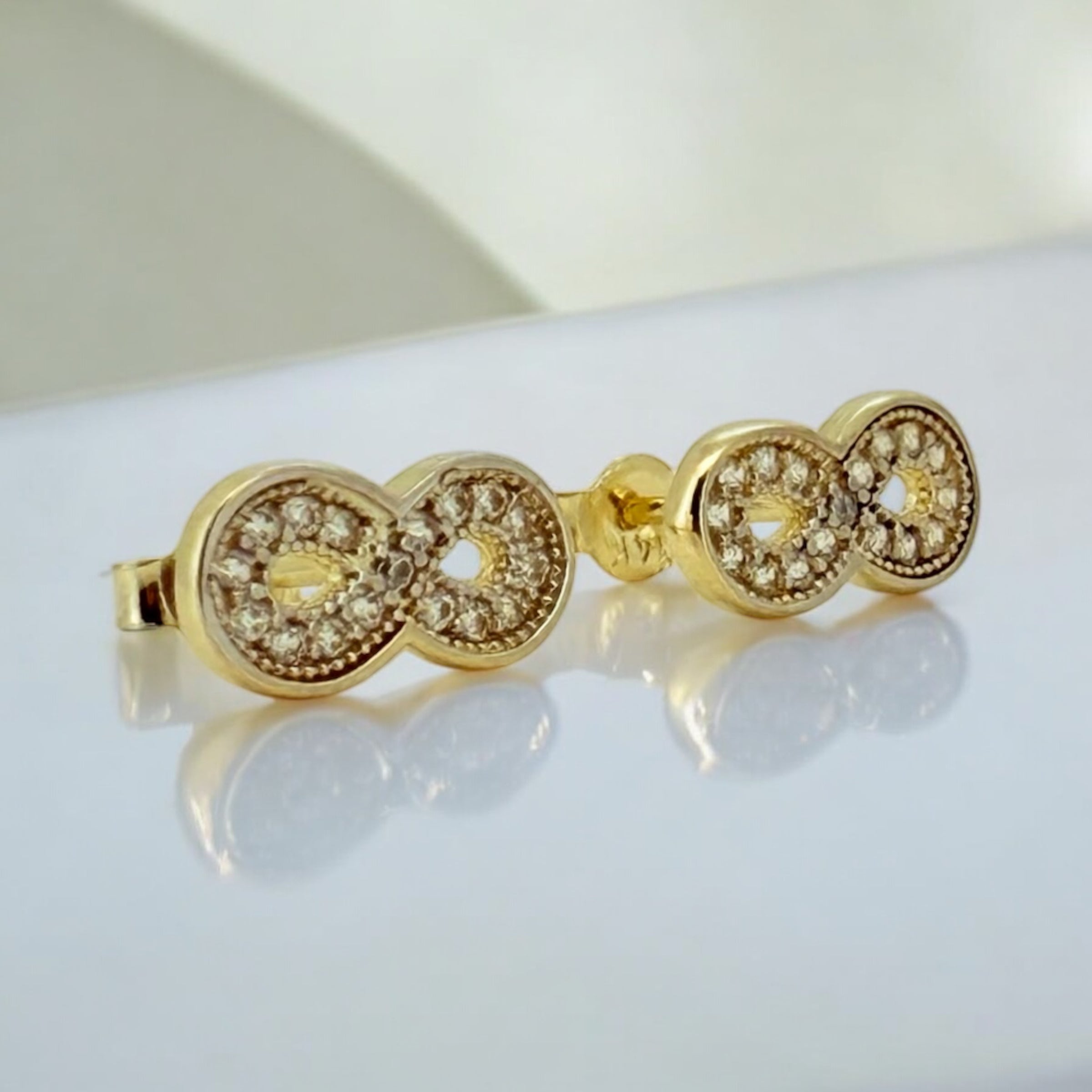 Earrings 14 KT zicornia Weight 1.5gm