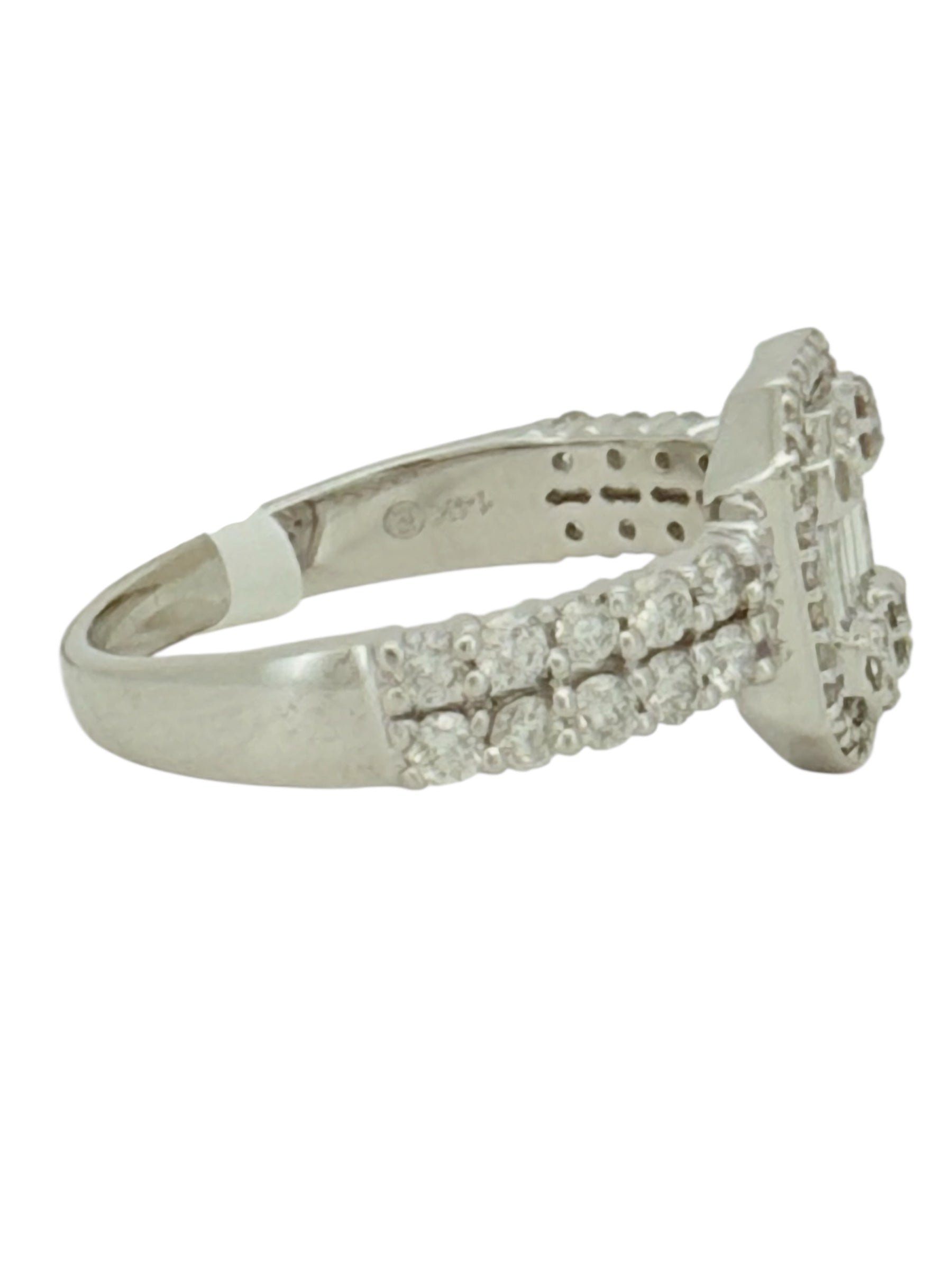 Rings Women 0.82ct 14 KT diamonds Size 7 Weight 3.3gm