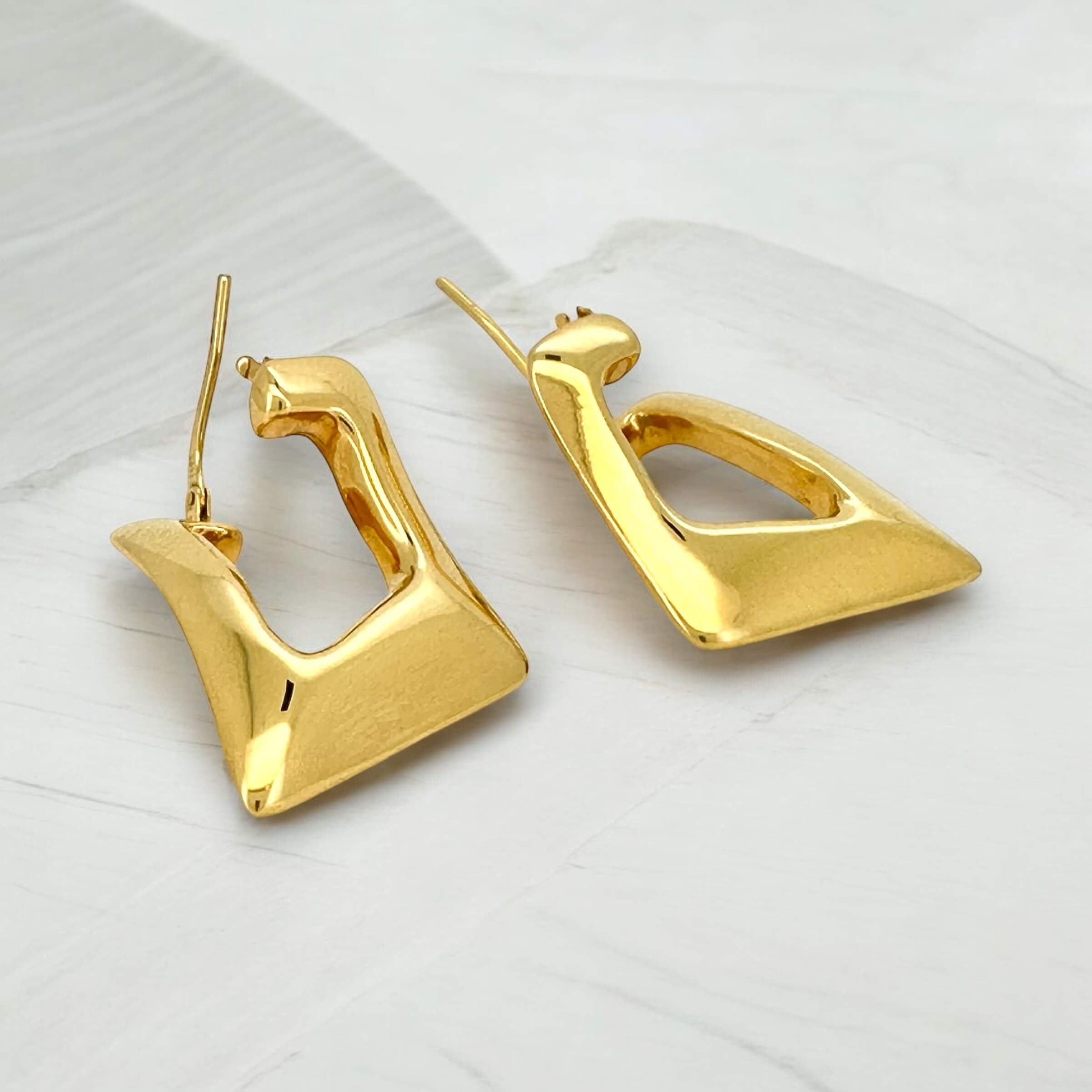 Earrings Hoops 14 KT Hollow Weight 3.9gm