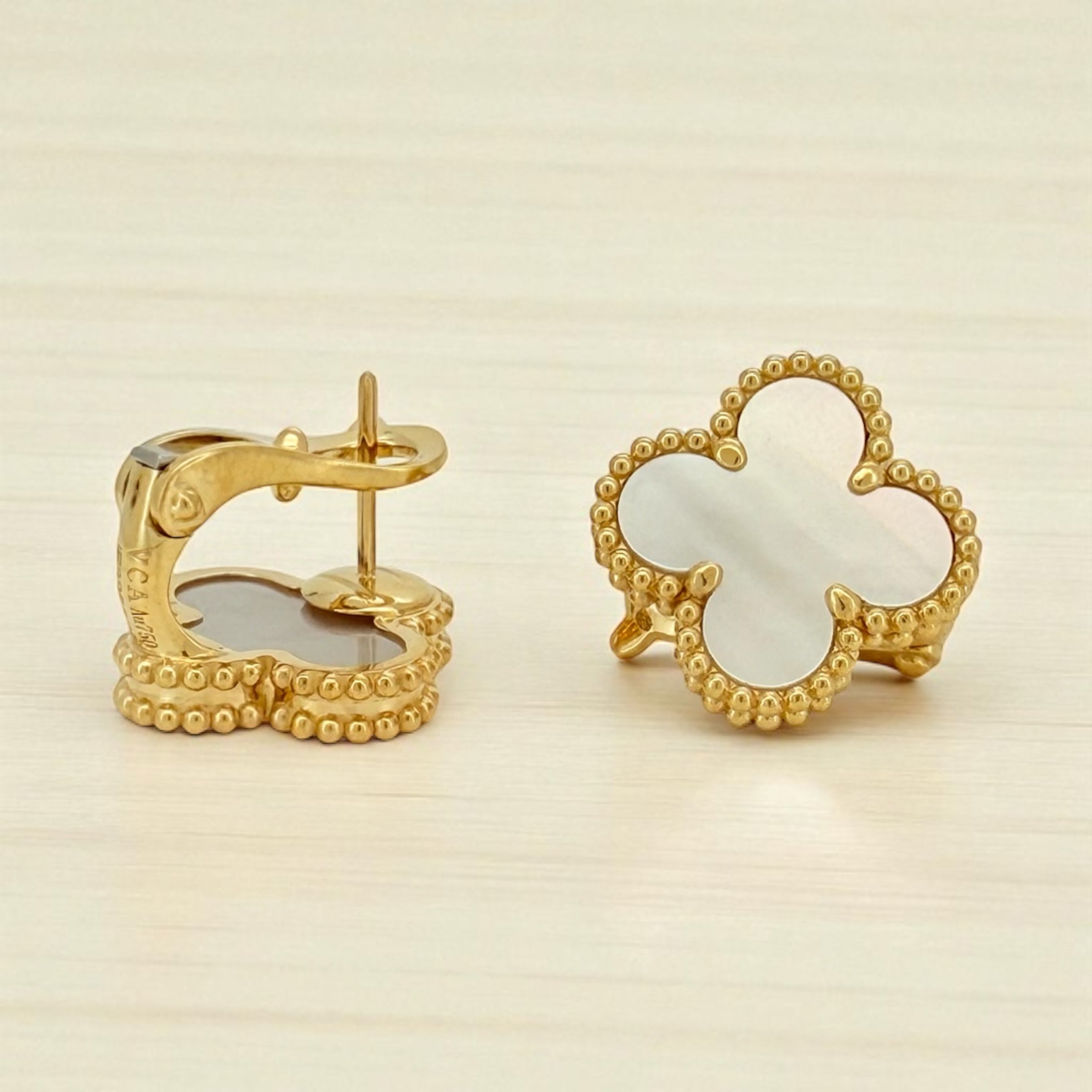 Earrings Mother-of perla 18K Weight 6gm