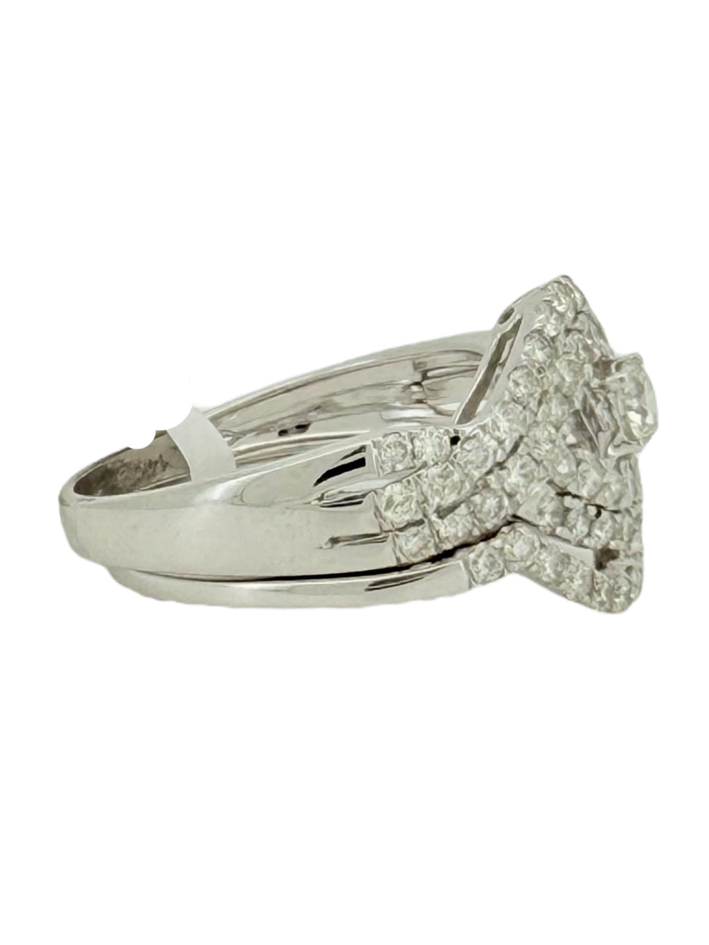 Rings Women 1.03ct 14 KT diamonds Size 7 Weight 4.1gm