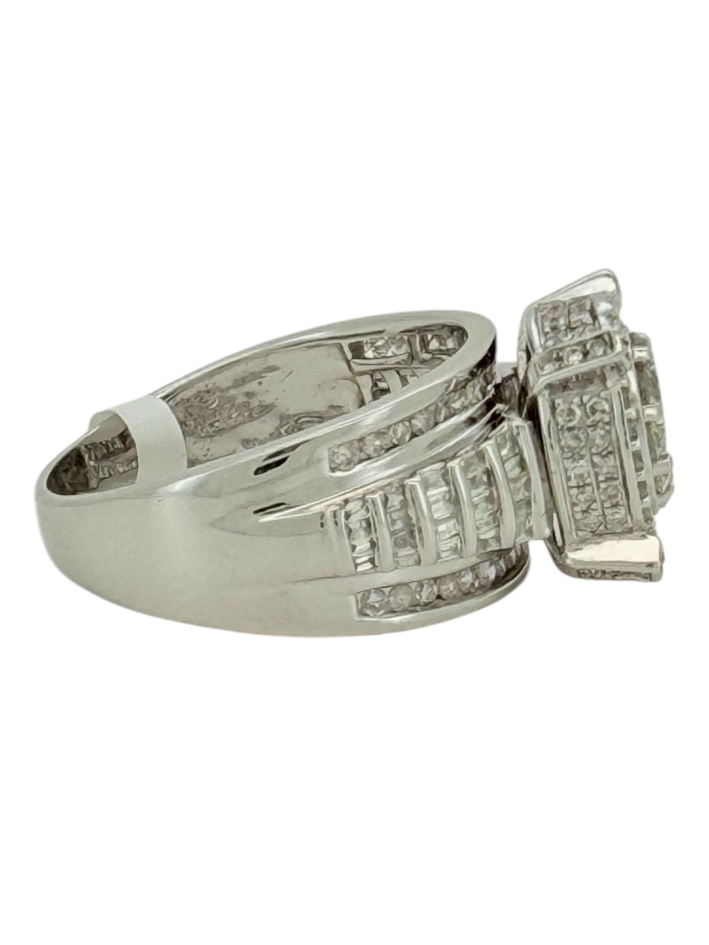 Rings Women 1.01ct 14 KT diamonds Size 7 Weight 5.5gm