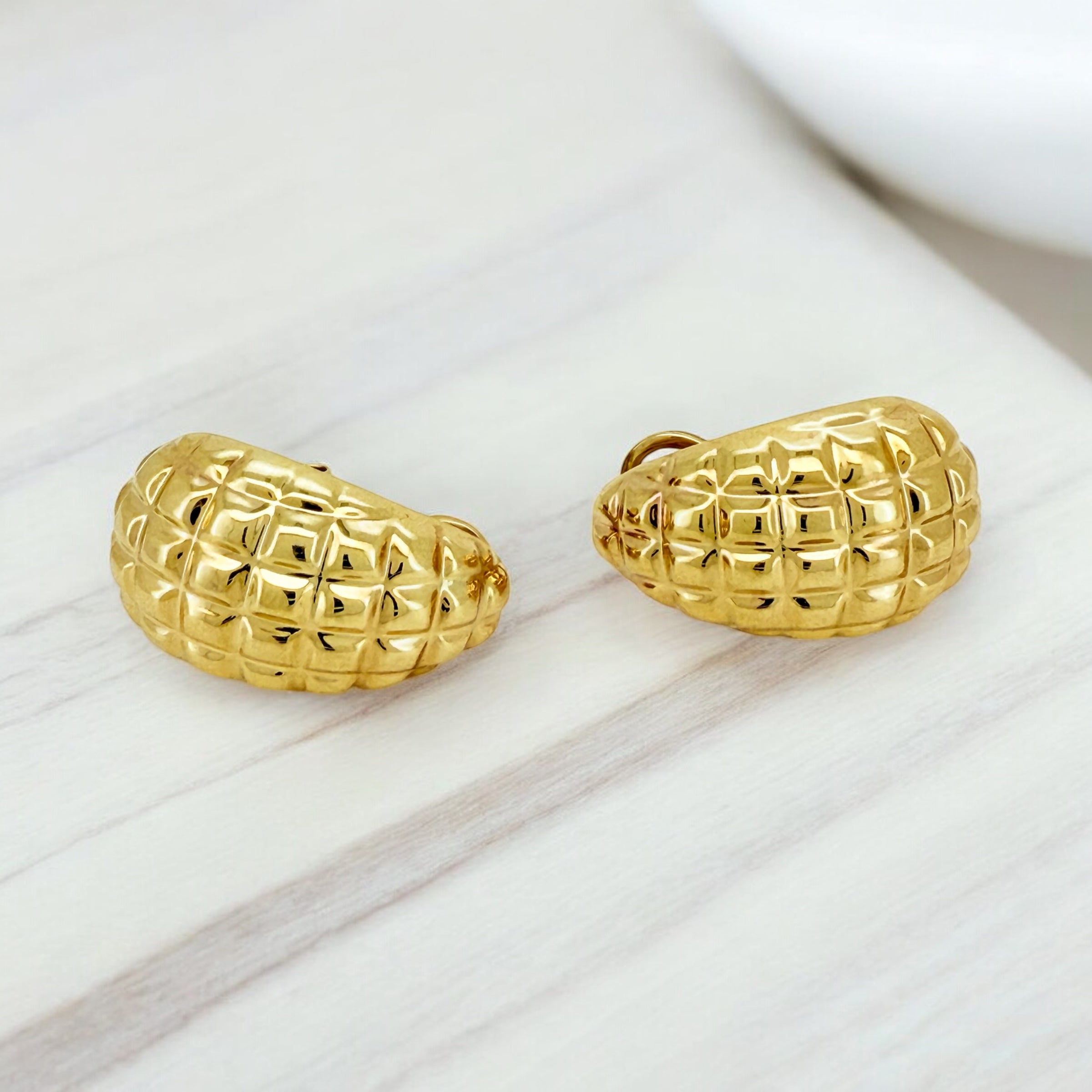 Earrings Omega 10k Hollow Weight 3.7gm